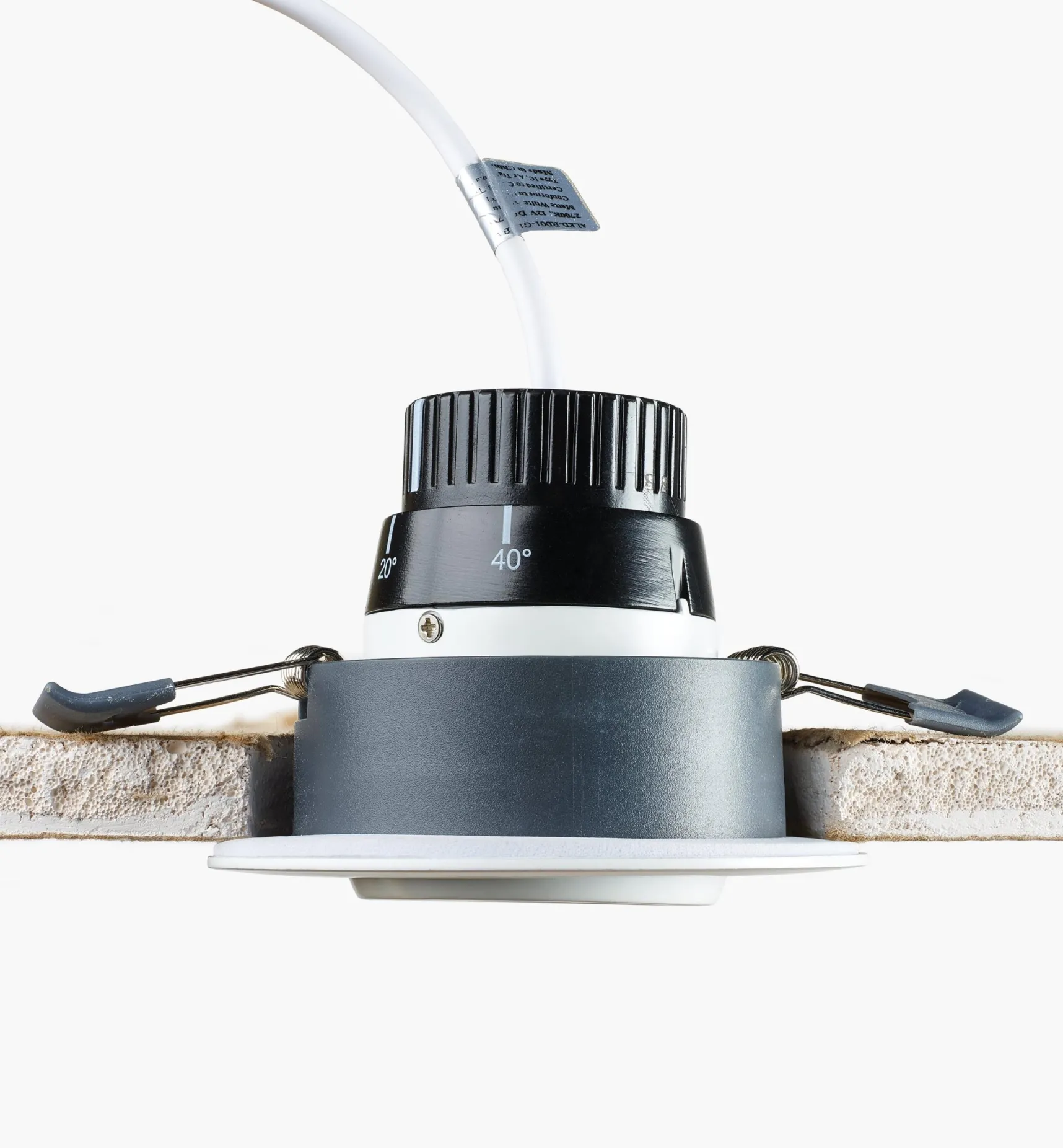 New Adjustable-Beam LED Spotlight Lighting