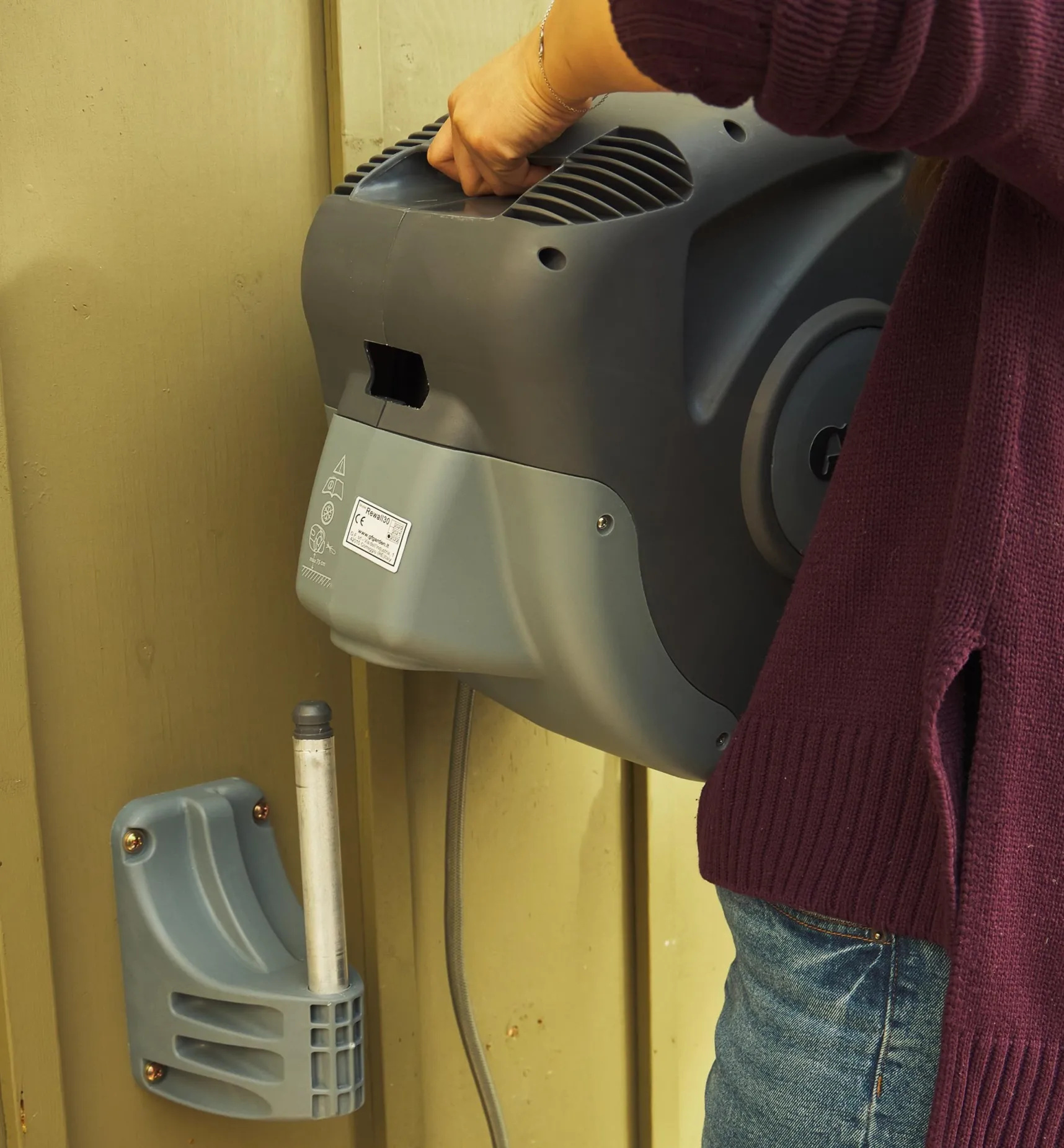 Best Auto-Retracting Hose Reel Hoses & Accessories