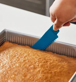 Hot Bakeware Buddy Knife Bakeware