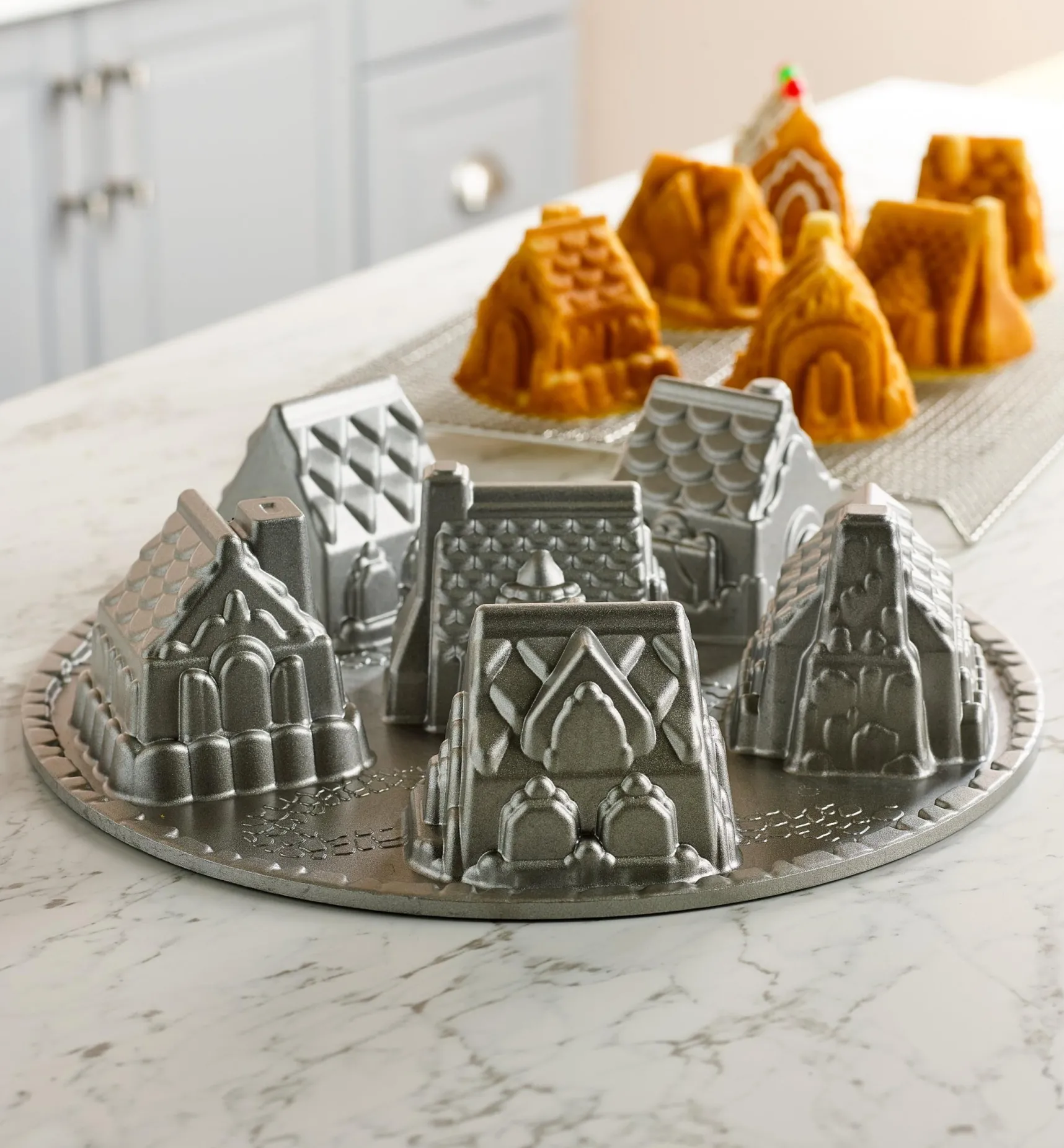 Sale Cozy Village Pan Bakeware