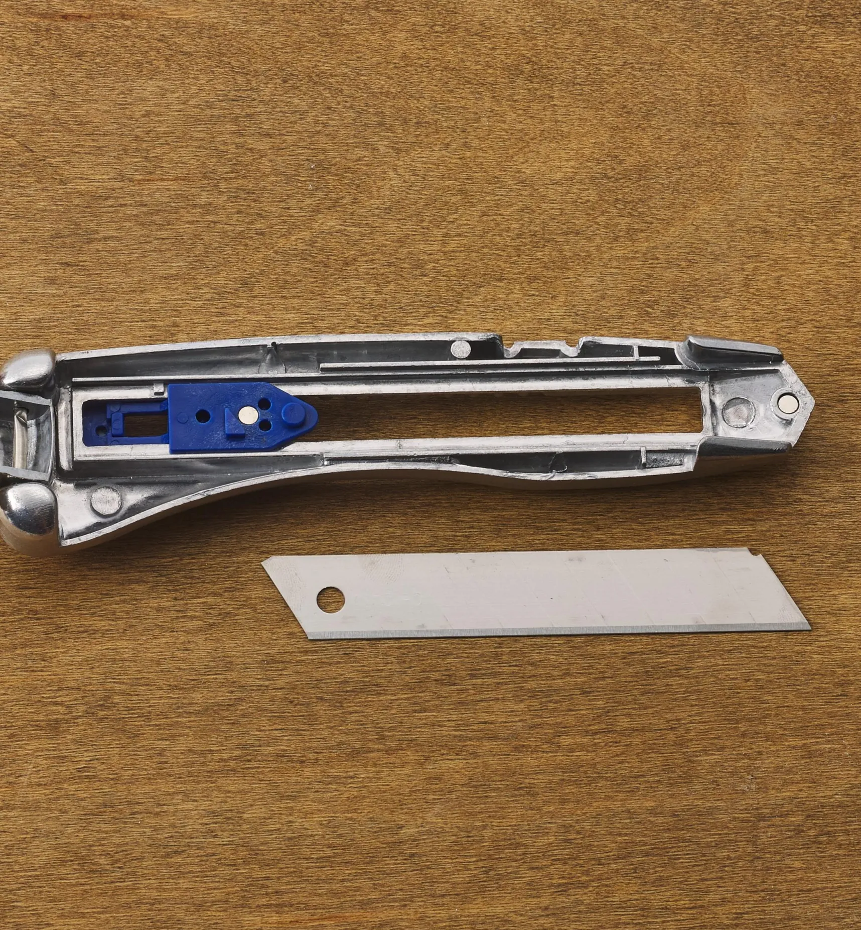 Best Delphin 2004 Snap-Off-Blade Knife With Holster Knives