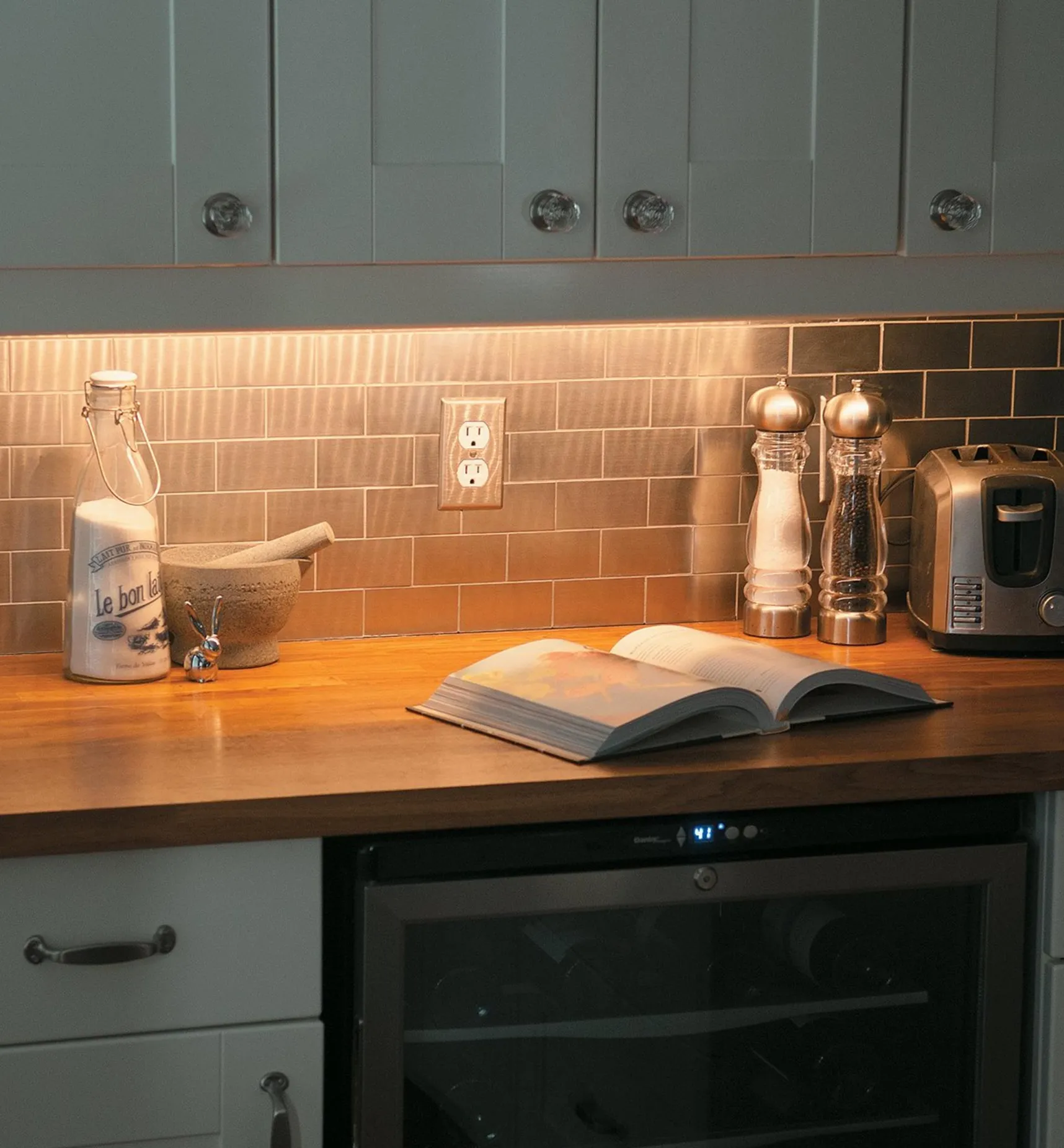 New Diffusers For LED Tape Lighting Corner-Mount Channels Lighting