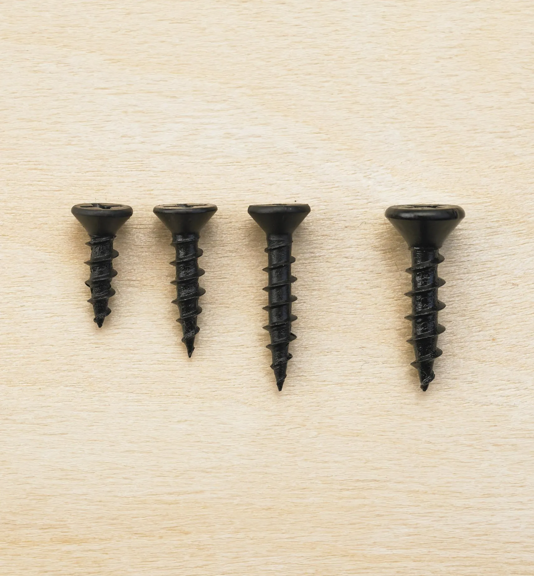 Hot Flat-Head Black Steel Screws Screws