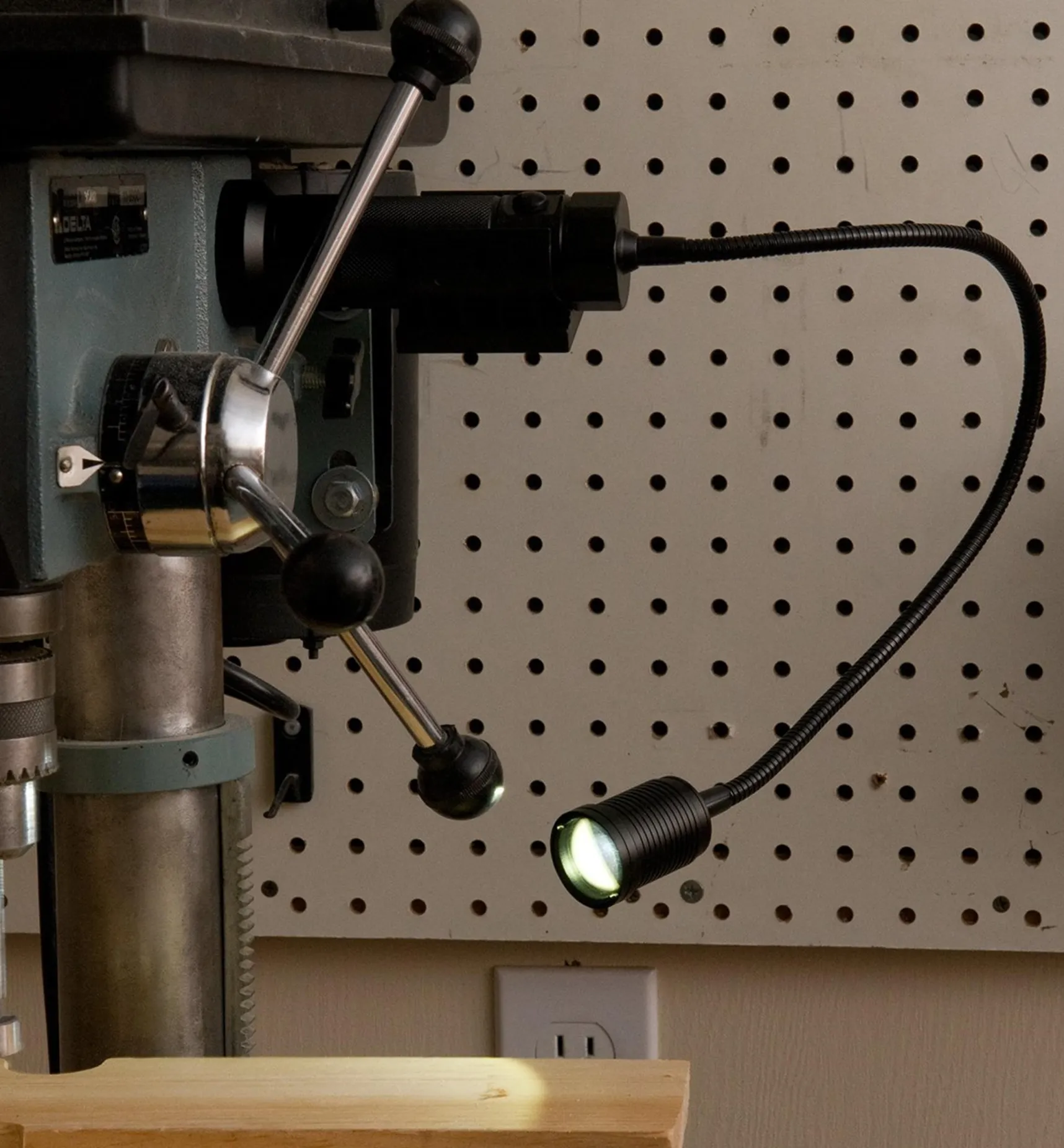 Sale Magnetic-Mount LED Work Light Magnets|Magnets