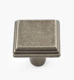 Outlet Manor Square Knobs Knobs