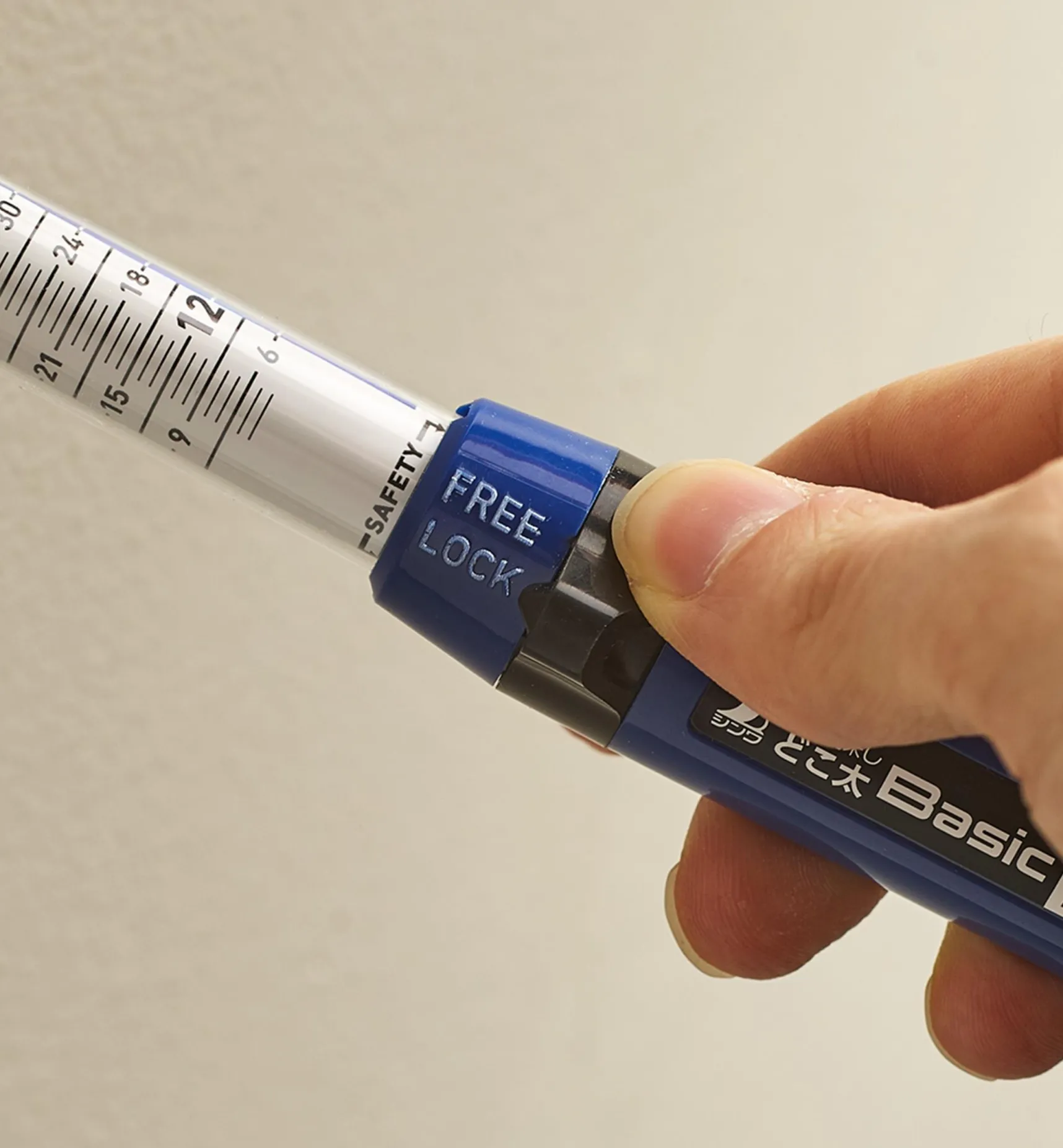 New 35mm Stud Finder With Magnet Marking & Measuring
