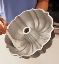 New Original Bundt Pan Bakeware