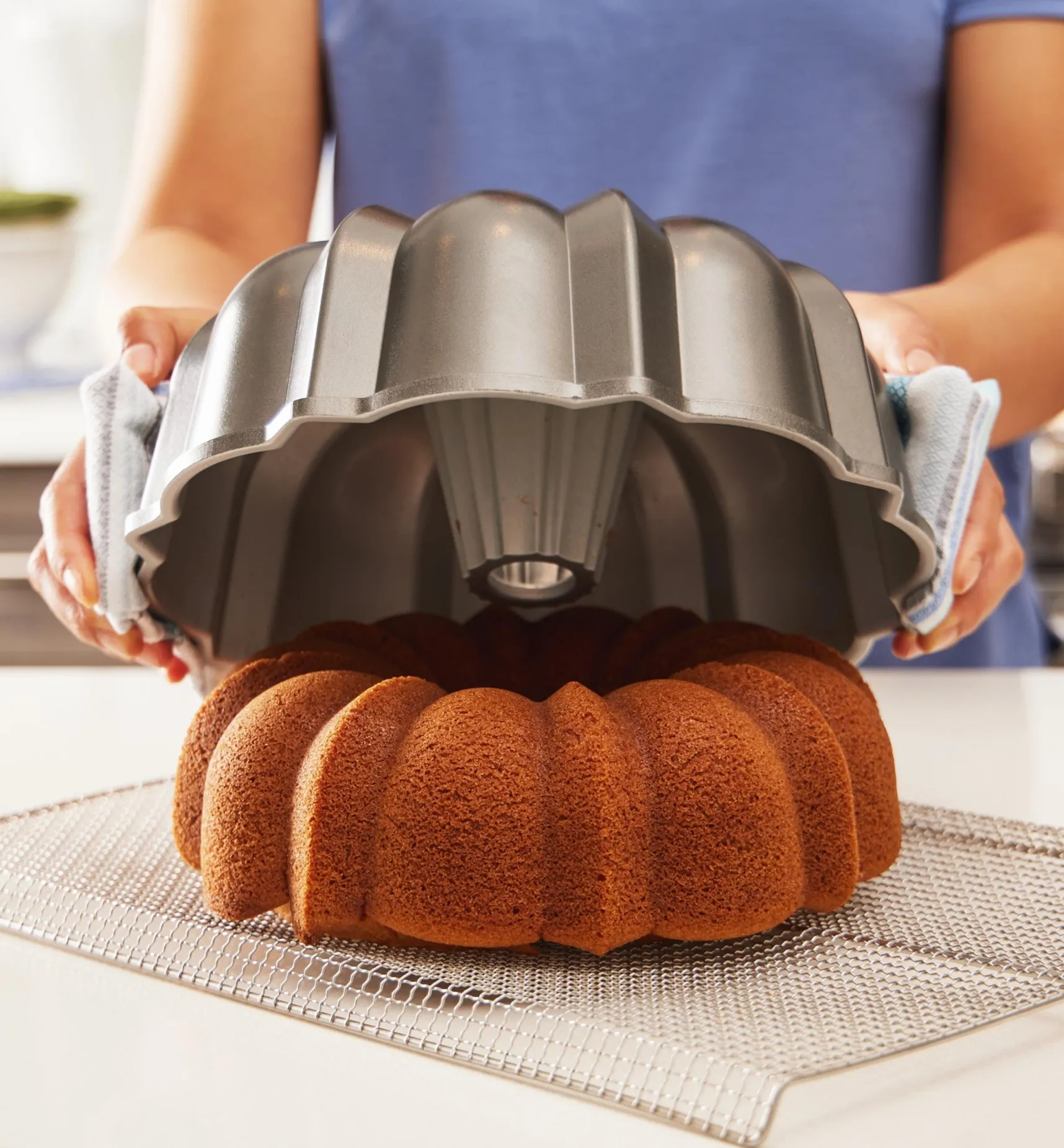 New Original Bundt Pan Bakeware