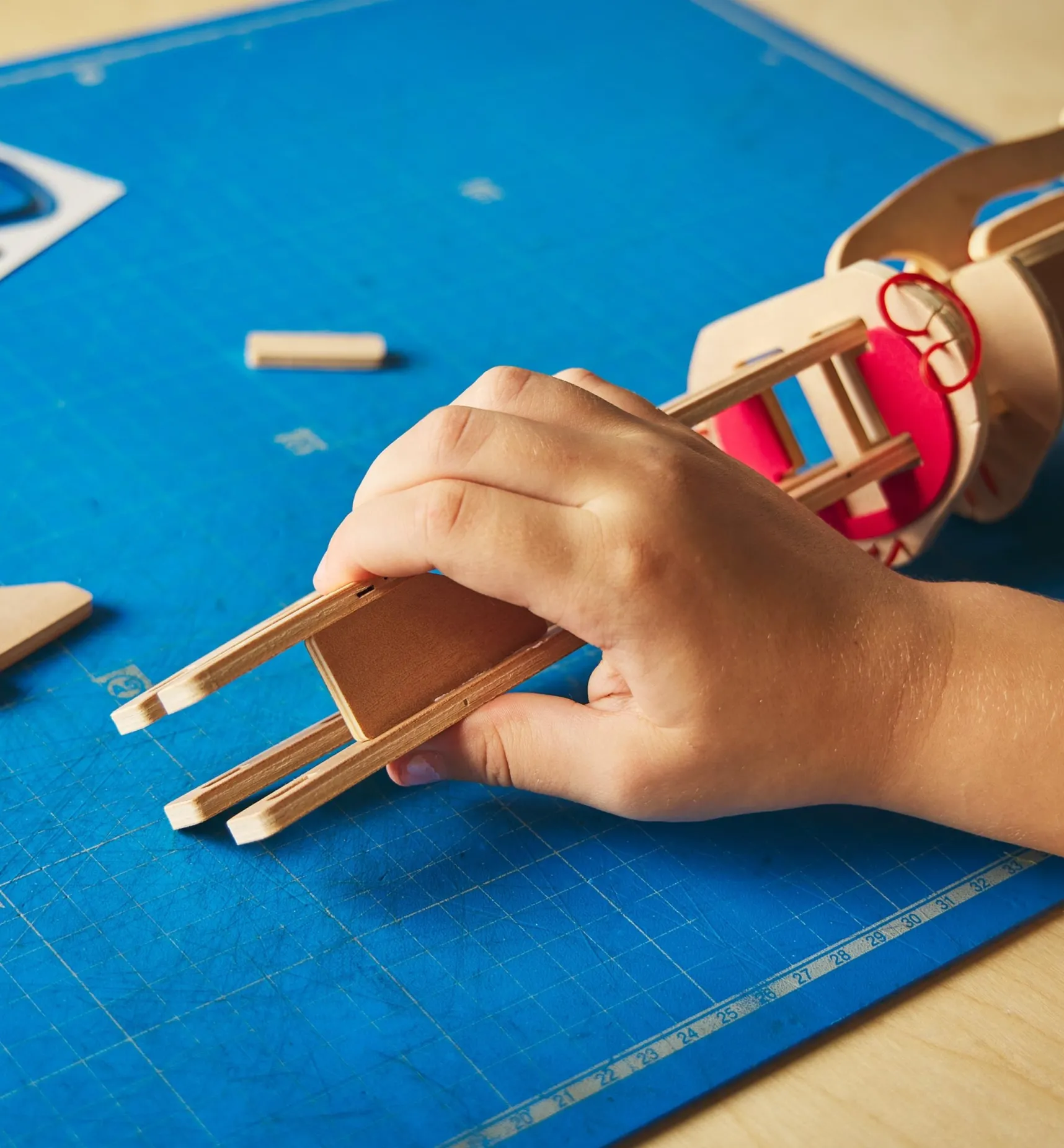 Hot Paper Airplane Launcher Kit Toys & Games