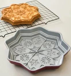 Clearance Snowflake Shortbread Pan Bakeware