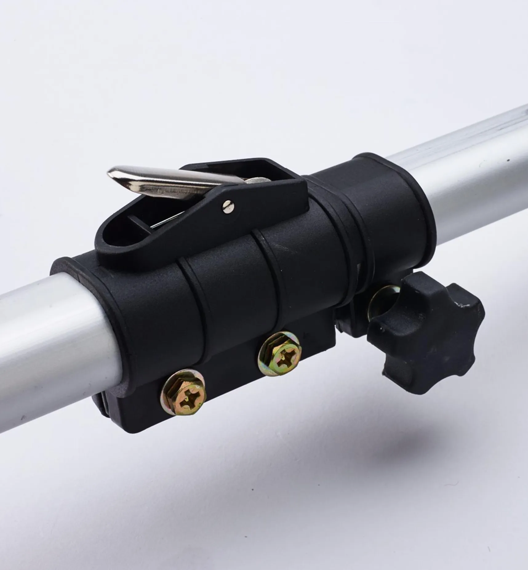 Outlet Telescoping Aluminum Pole Saw Saws