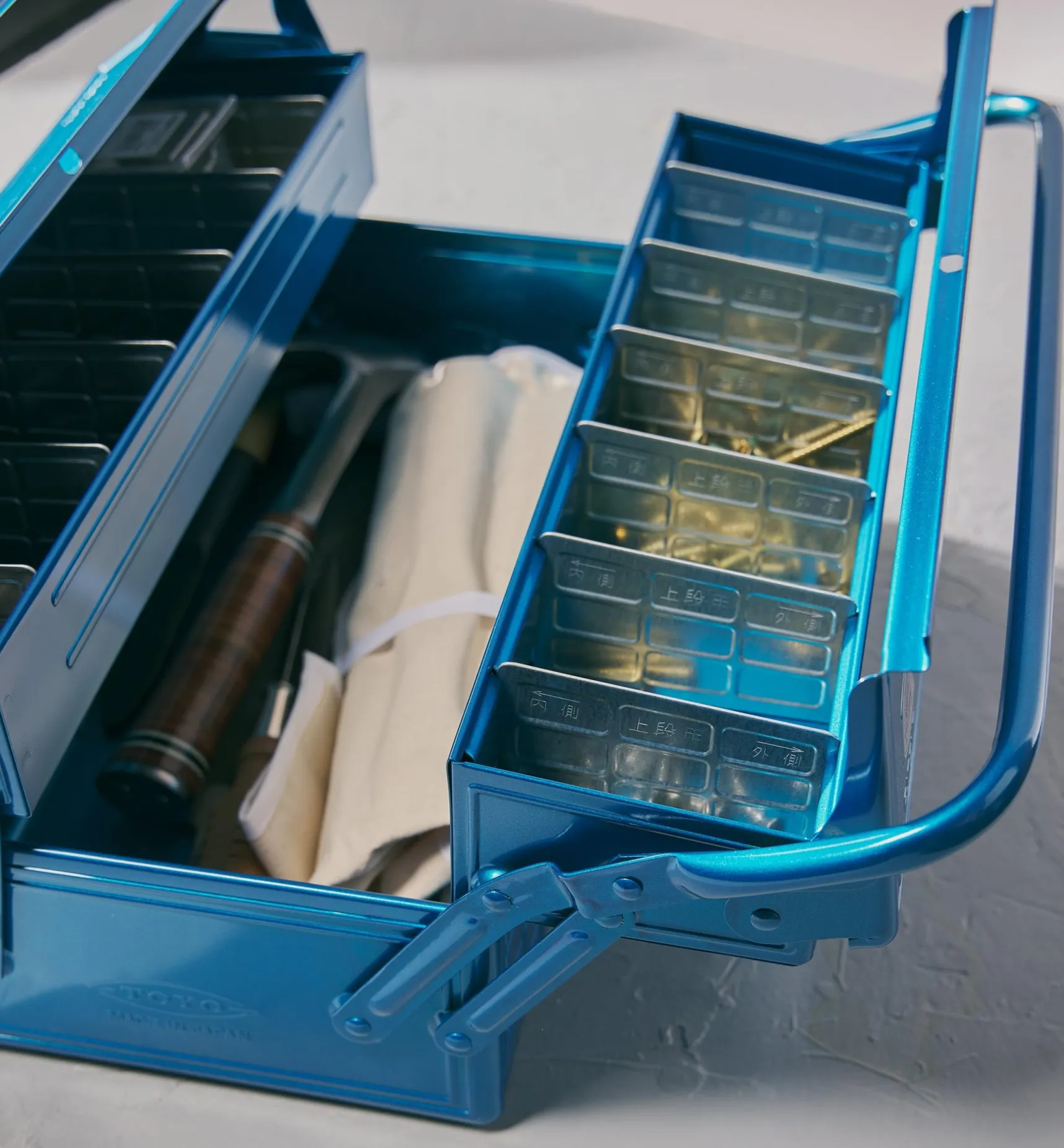 Discount Toyo Large Cantilevered Toolbox Workshop