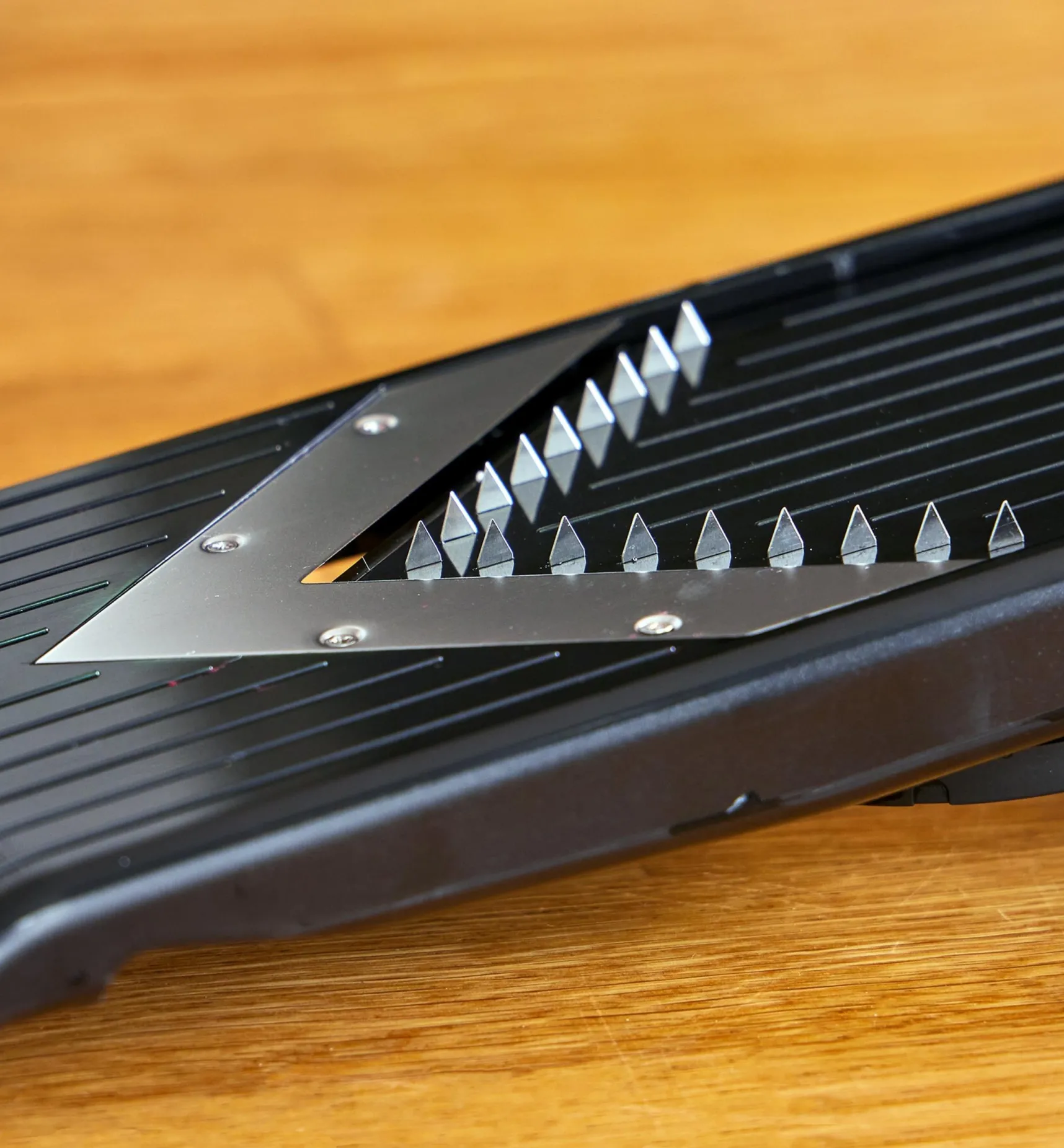 Hot V-Slicer With Julienne Blade Slicers And Mandolines