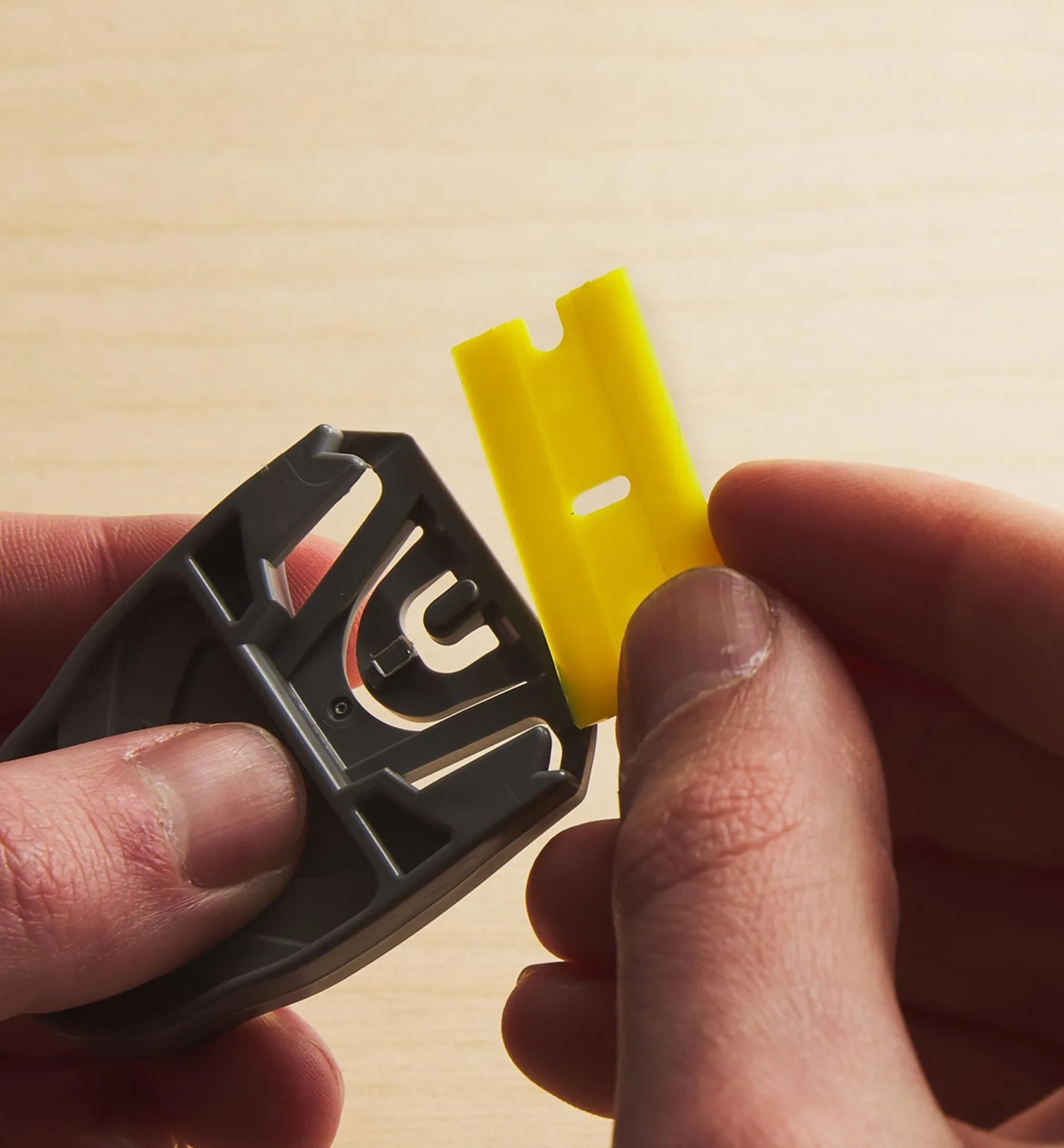 New Yellow Plastic Razor Blades Scrapers